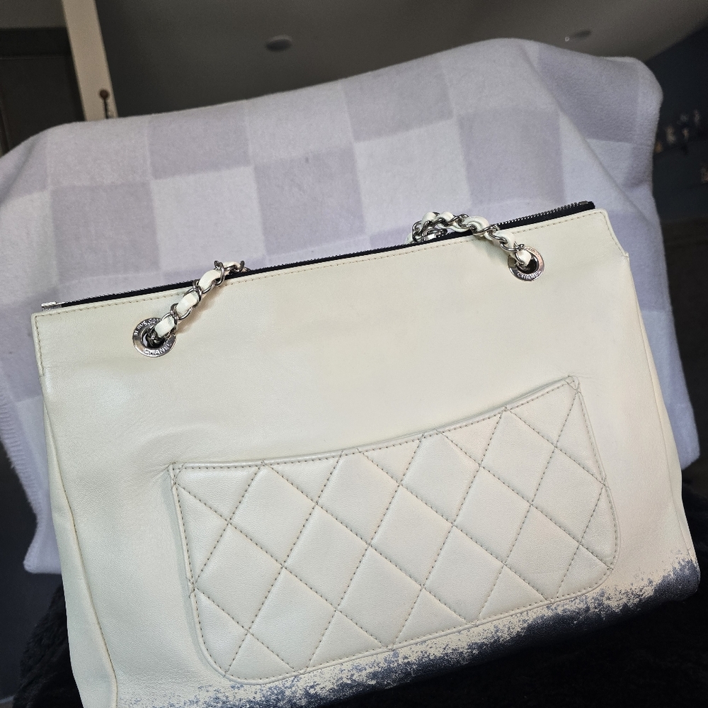 Authentic Chanel Blizzard Zip-flap Shoulder Bag - Picture 7 of 16